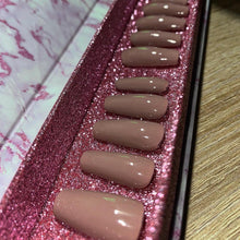 Load image into Gallery viewer, Simple and Chic