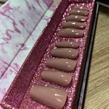 Load image into Gallery viewer, Simple and Chic